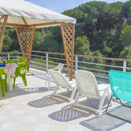 La Conchiglia Apartment *